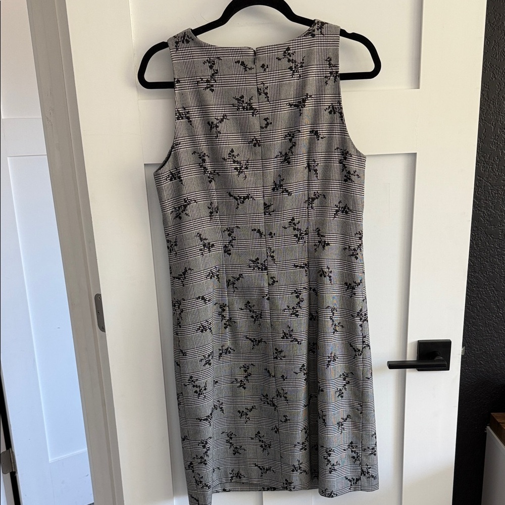 Ann Taylor Black and Gray Plaid Floral Dress Size 8 - Picture 5 of 6